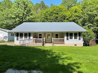 836 Helton Creek Ln, Whitetop, VA 24292