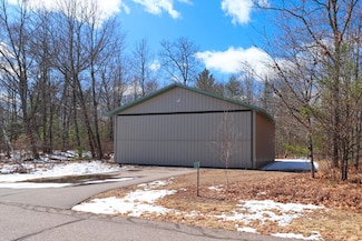 7521 Runway Dr, Lake Tomahawk, WI 54539