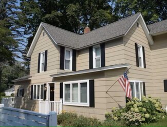 609 State St, Harbor Springs, MI 49740