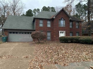 8880 Forest Breeze Dr, Cordova, TN 38018
