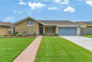 1522 N Park Side Dr, Deer Park, TX 77536