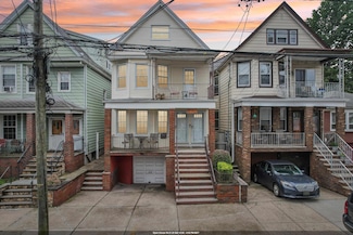 94 W 9th St, Bayonne, NJ 07002