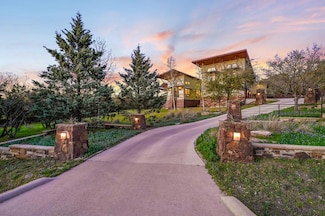 8700 Crest View Rd, Austin, TX 78737