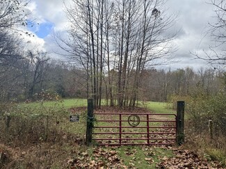 965 Upper Standing Rock Rd, Dover, TN 37058