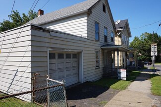 5 Worth Ave, Hudson, NY 12534