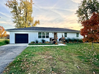 18371 Lawrence 2230, Aurora, MO 65605