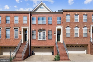 2825 Laura Gae Cir, Vienna, VA 22180