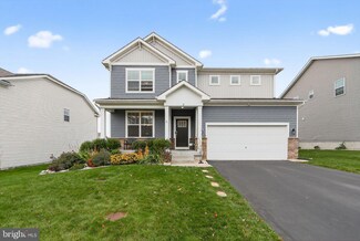 8 Clayton Ln, Downingtown, PA 19335