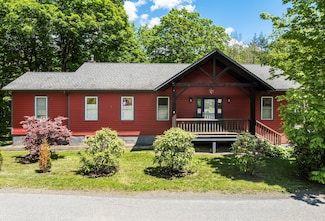82 Near Rd, Red Hook, NY 12571
