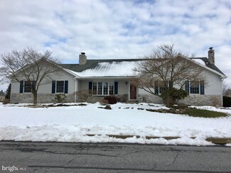 810 Suellen Dr, Reading, PA 19605