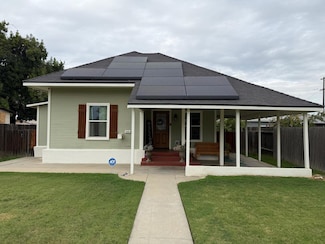 1044 K St, Reedley, CA 93654