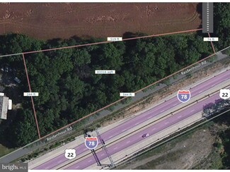 2630 Reidenhour Rd, Hamburg, PA 19526