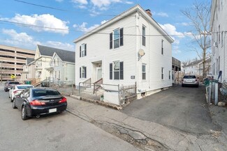 18 Ash St, Lowell, MA 01852