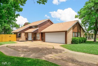 445 Mayfair Dr, Bossier City, LA 71111