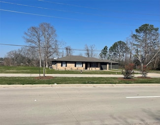 8001 Mchard Rd, Pearland, TX 77581