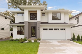6129 Oaklawn Ave, Edina, MN 55424