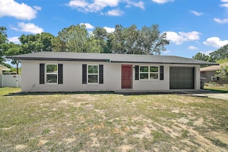 525 Oak Dr, Tavares, FL 32778