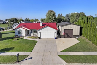 1511 Birchwood St, Delavan, WI 53115