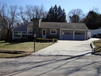 93 Dexterdale Dr, Warwick, RI 02886