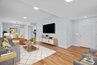 49 Meadowbrook Ave, Warwick, RI 02889