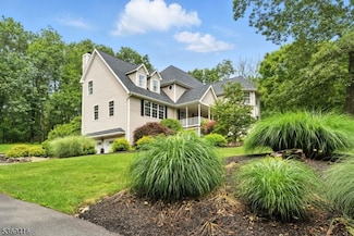 10 Peter Dr, Hackettstown, NJ 07840