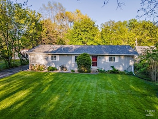 9716 May St, Algonquin, IL 60102