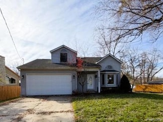 4773 Chipman Dr, Waterford, MI 48327