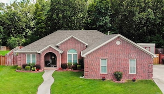 26 Congressional Dr, Little Rock, AR 72210
