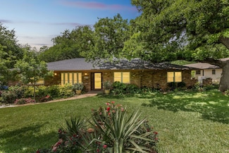 2313 Vega St, Grand Prairie, TX 75050