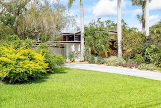 3130 Walnut St NE, Saint Petersburg, FL 33704