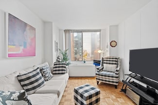 145 E 48th St Unit 14B, New York, NY 10017