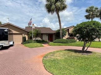 14 Paddock Cir, Jupiter, FL 33469