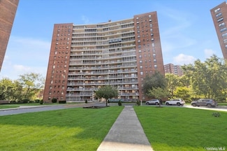 61-45 98th St Unit 10L, Rego Park, NY 11374