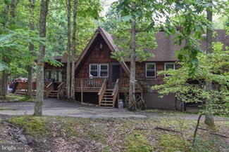 122 E Lake Valley Dr, Hazle Township, PA 18202