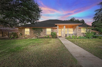 7100 Church Park Dr, Fort Worth, TX 76133