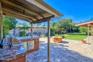 8962 E Calle Pasto, Tucson, AZ 85715