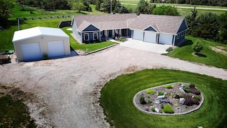 6452 W 85th St, Kearney, NE 68845