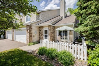 1783 Maple Ct, Saint Paul, MN 55113