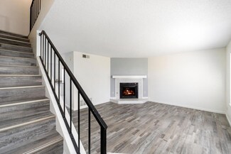 4747 N Woodrow Ave Unit 122, Fresno, CA 93726