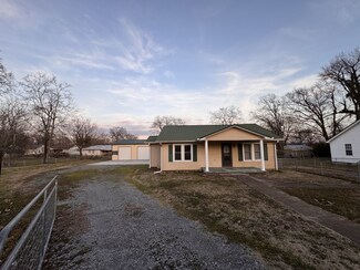 108 Locust St, Shelbyville, TN 37160