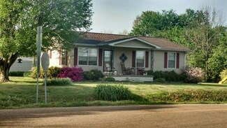200 Walnut St, Clifton, TN 38425