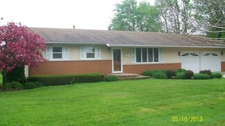 201 Wilson Dr, Watseka, IL 60970