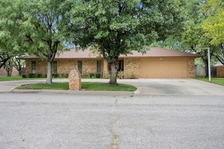 2343 N Chestnut Dr, Pampa, TX 79065