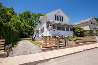10 Wilson St, West Warwick, RI 02893