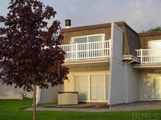 10075 N Turkey Creek Rd Unit PIER 341-38, Syracuse, IN 46567
