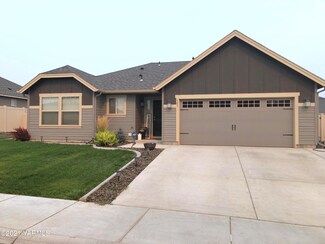 103 Bravo St, Moxee, WA 98936