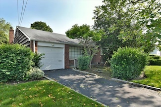1903 George Ct, Merrick, NY 11566