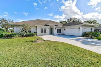 4354 Gator Trace Cir, Fort Pierce, FL 34982