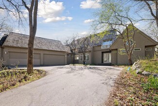 5592 Bristol Ln, Hopkins, MN 55343
