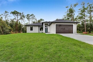 2813 52nd St SW, Lehigh Acres, FL 33976